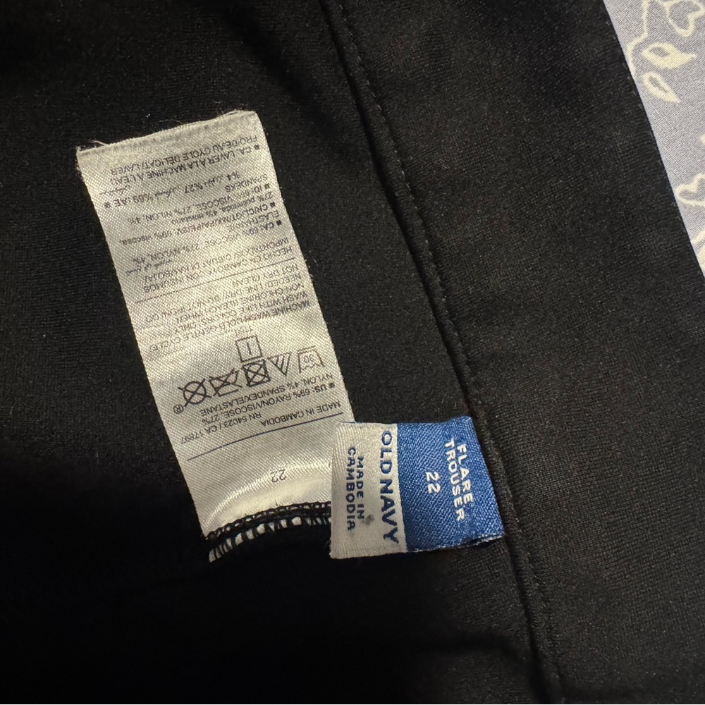 Old Navy black flare work trousers - plus 22 petite hemmed viscose - Picture 3 of 4